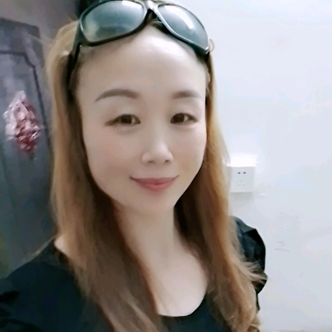 瞿玲