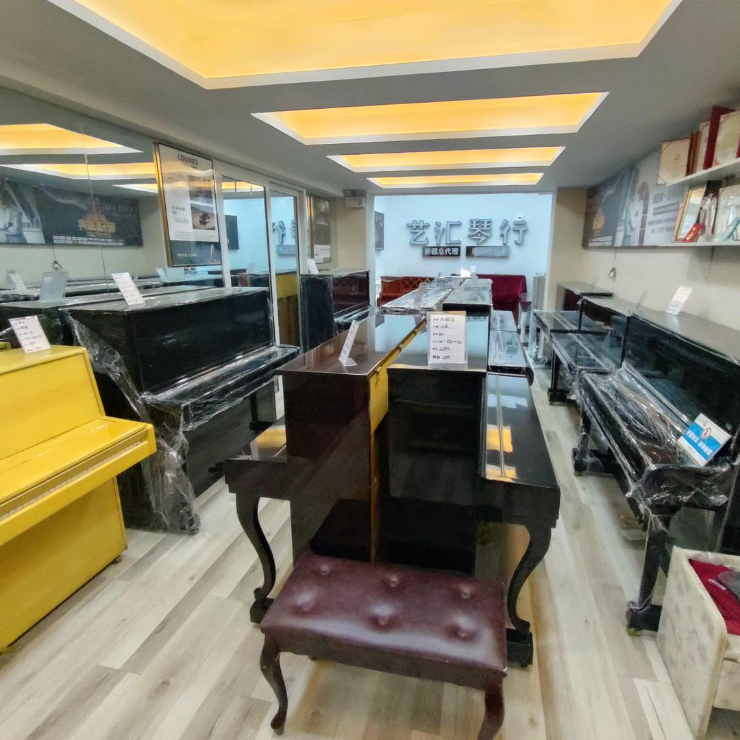 新疆批发钢琴的田田