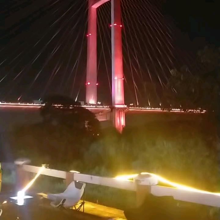 桂L艰难前行