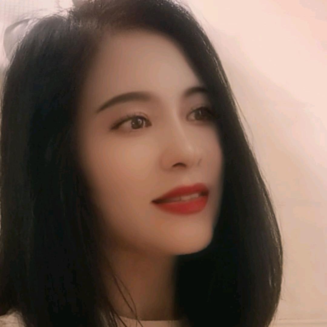 深蓝色的眼泪