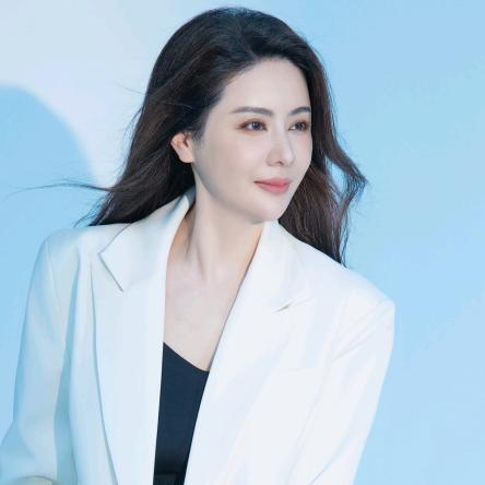 泰州韩蜜美容何小燕