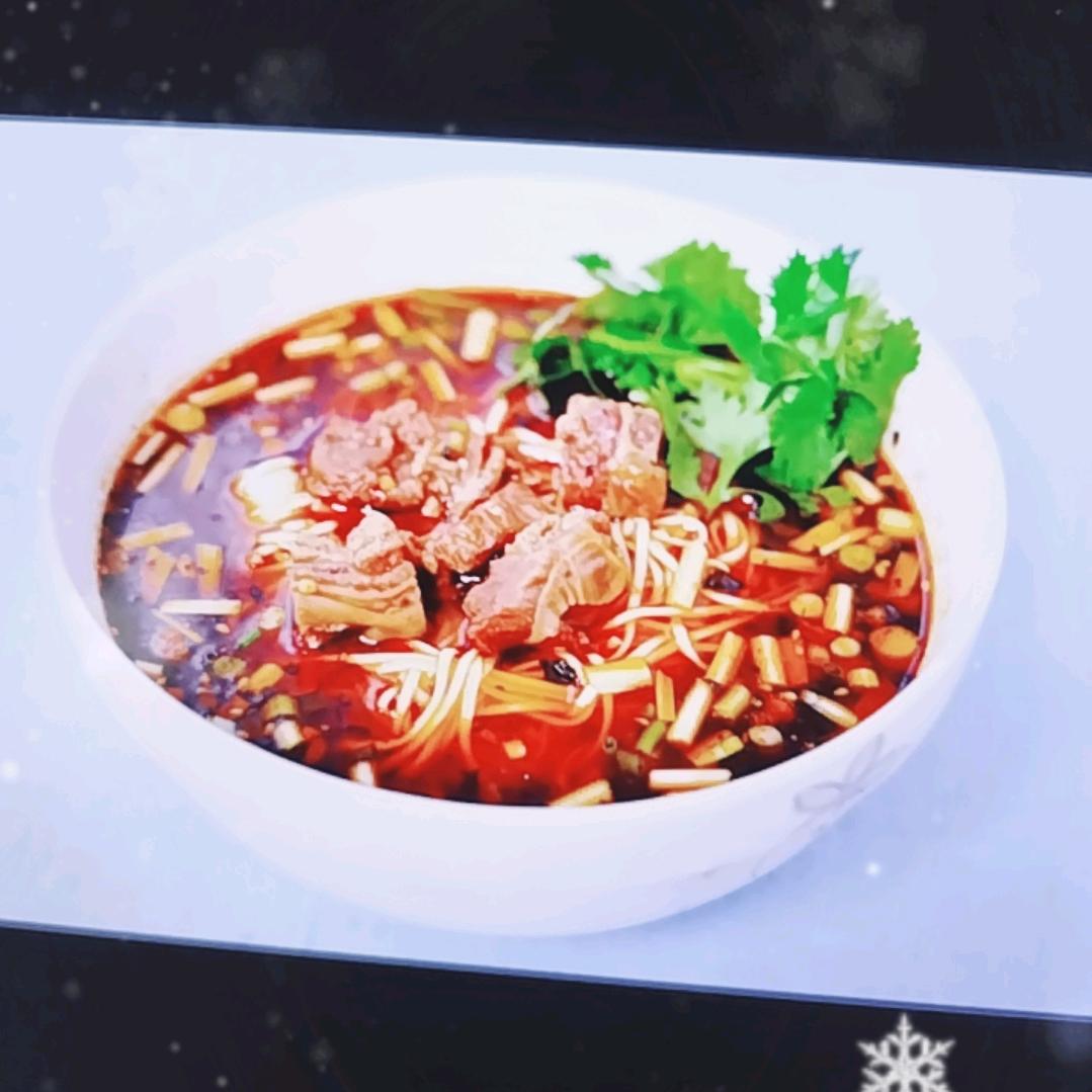 萬碗面小笼包
