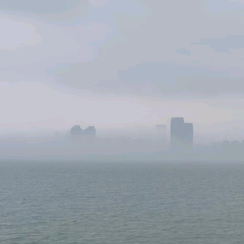 海上空中的流星