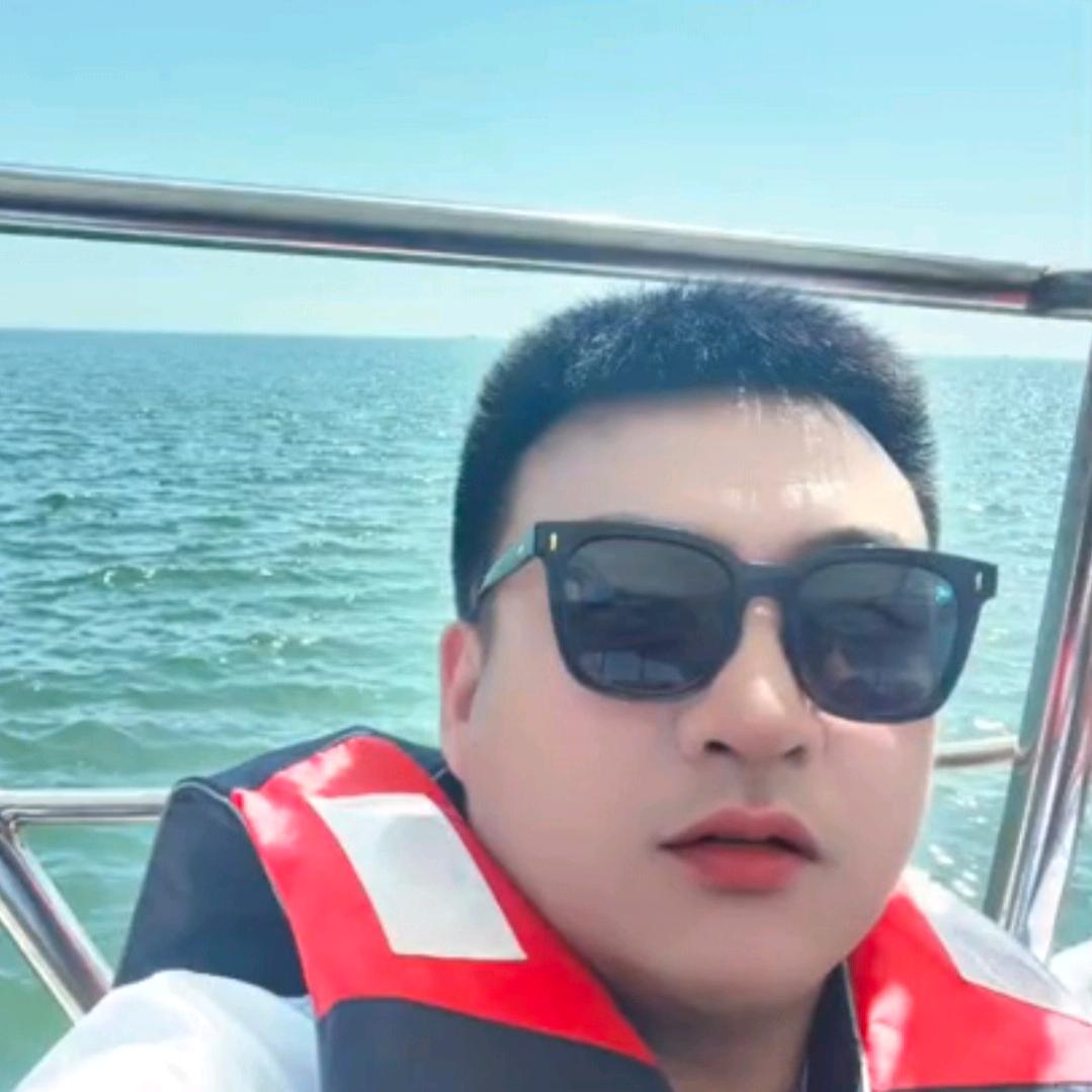 万万丶       🕷️