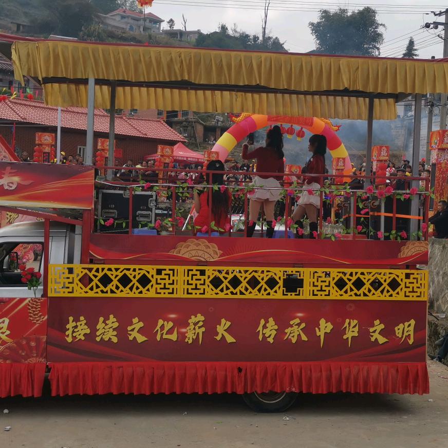 出卖体力，彩车炮车表演车队