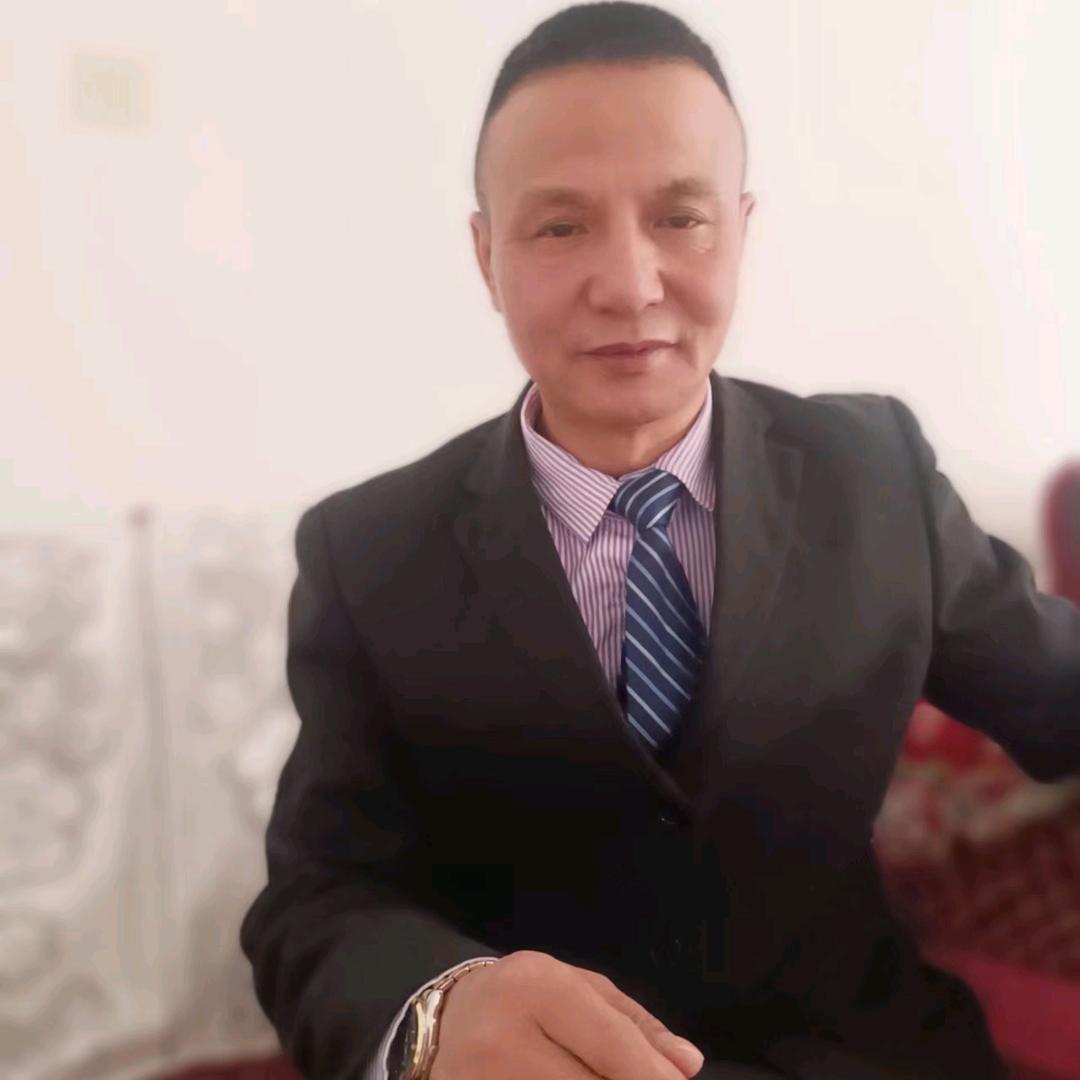 执笔画拂尘