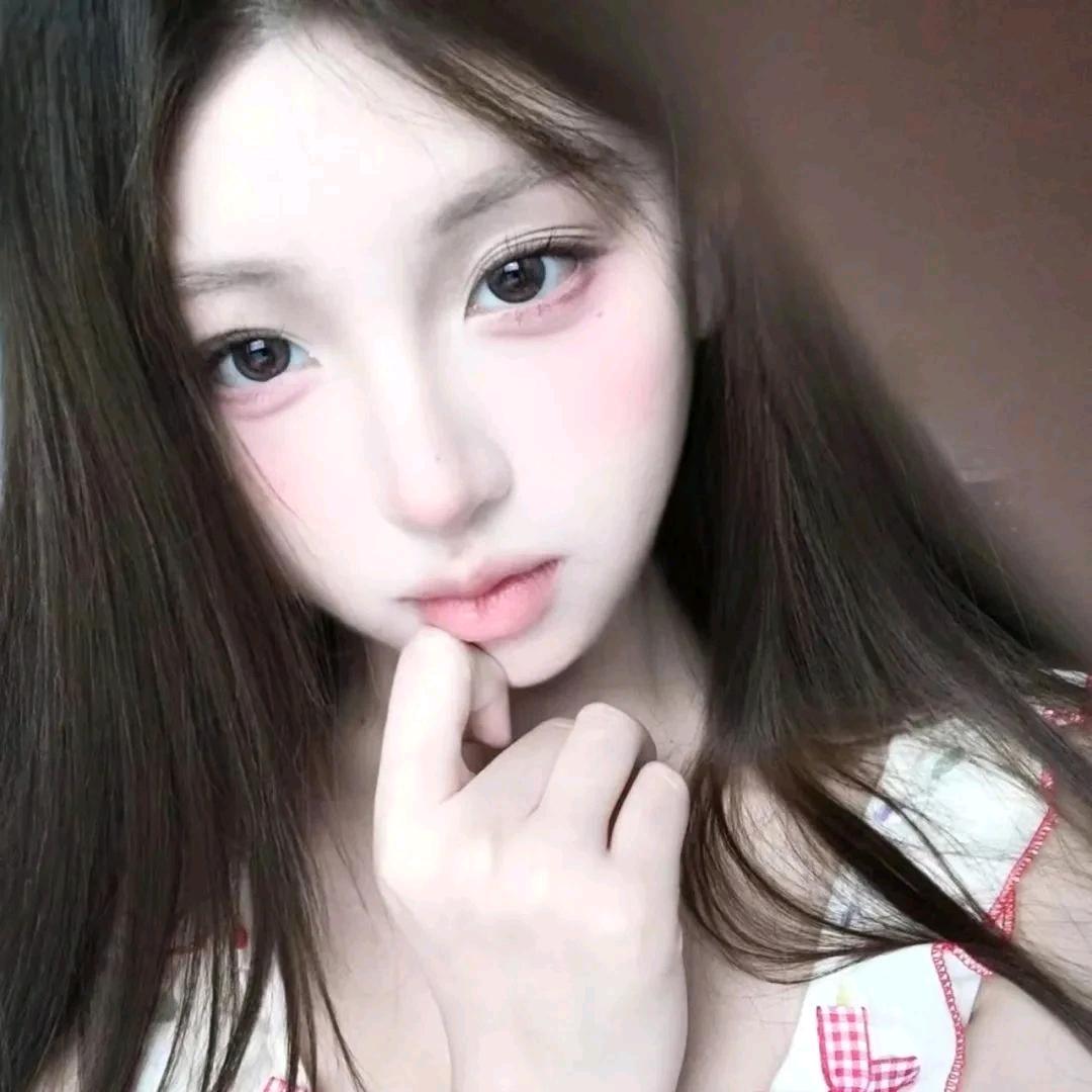 没有感情的社恐腼腆破碎内向想说话的小少女