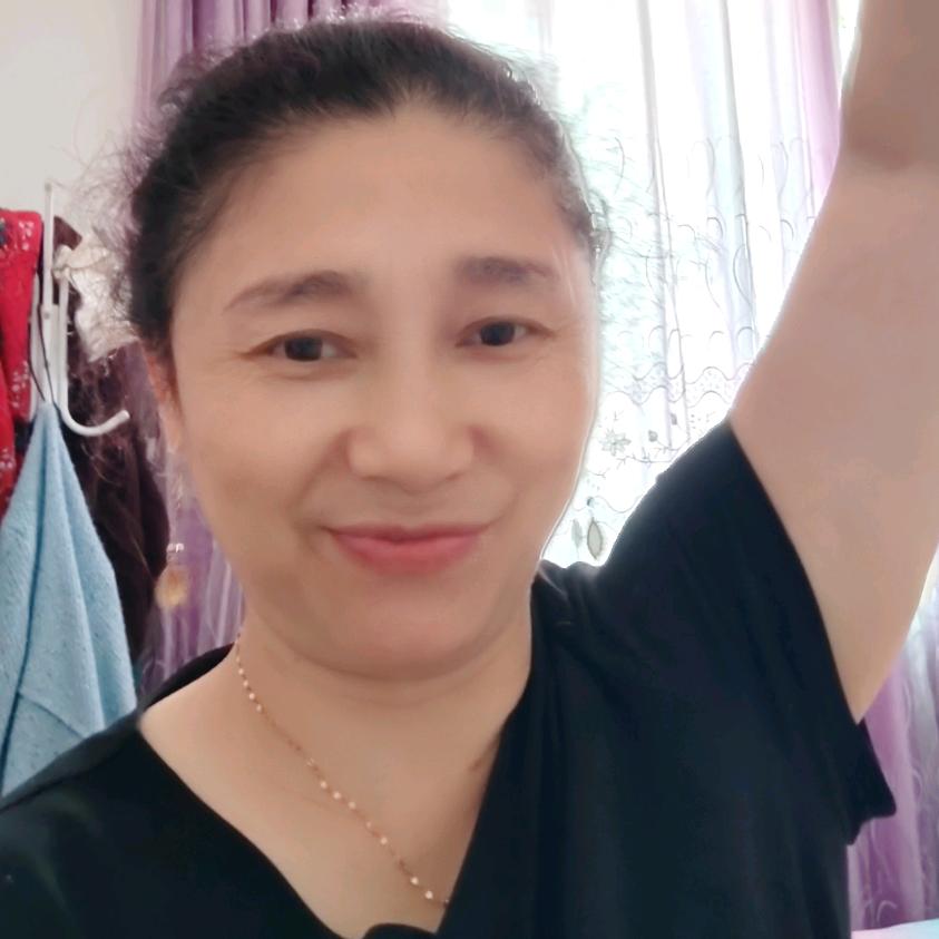 艺姐，（聊天，唱歌🎤）早上7.10开播