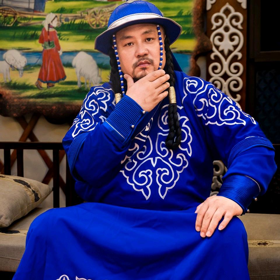 胖哥，馕坑烤全羊