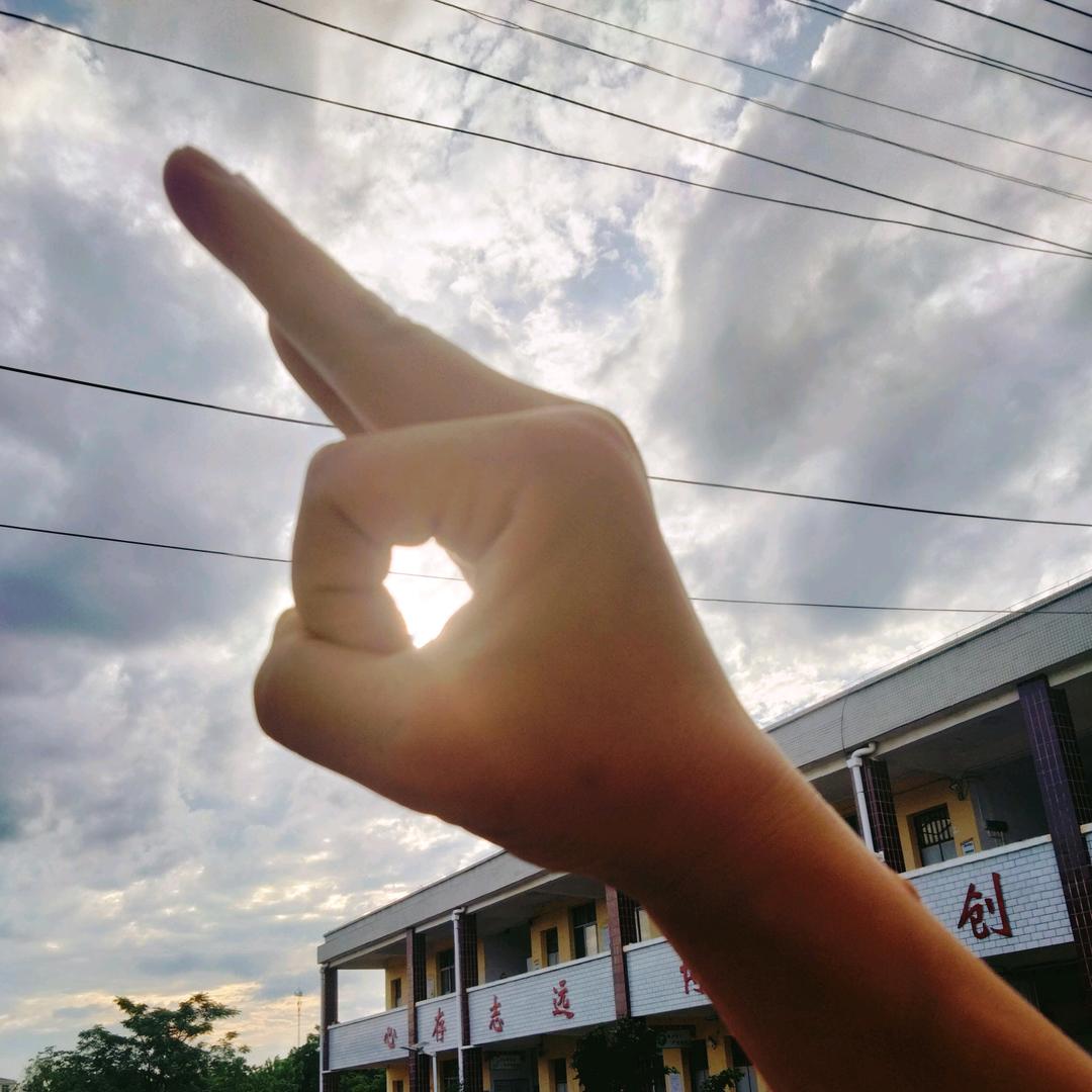 猛踹瘸子那条好腿🦵🦵🦵🦵