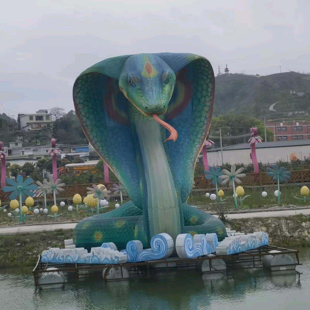 来自小山村的妞