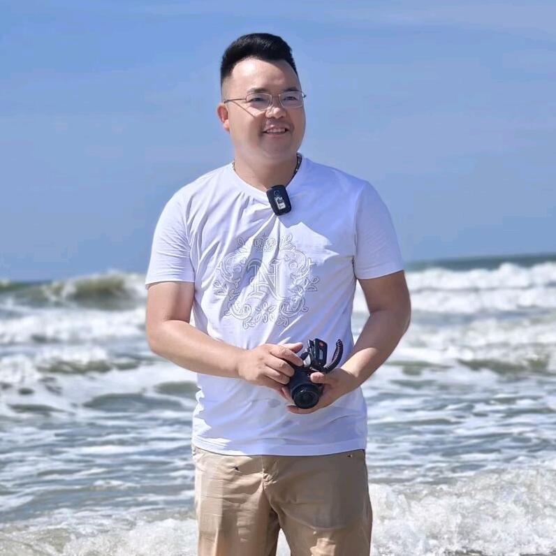 谈何融亿
