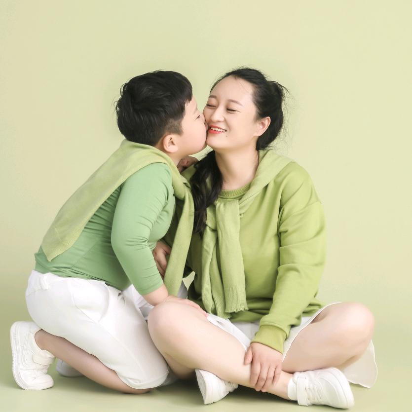 六月的风吹不散七月的雨