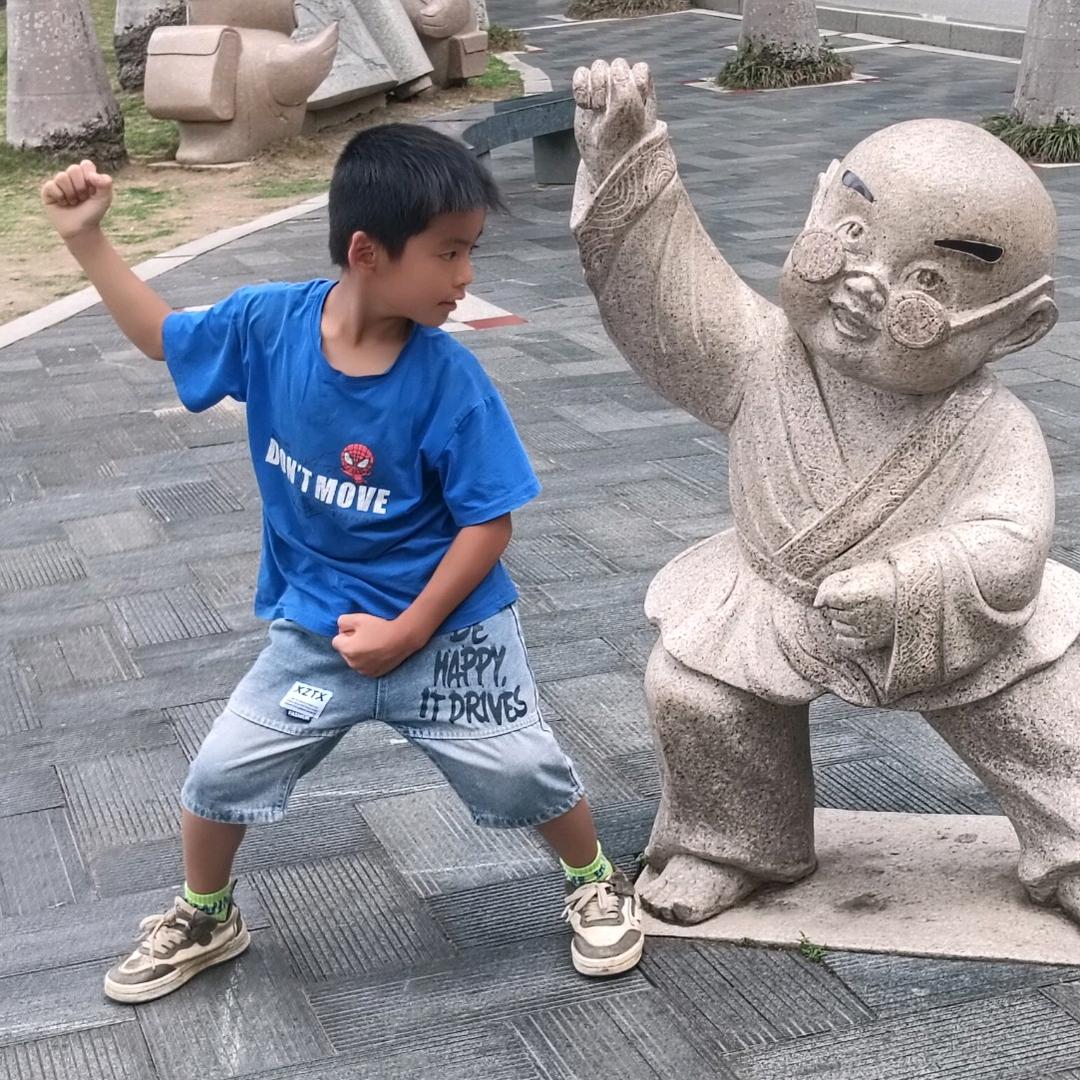 发光小星人