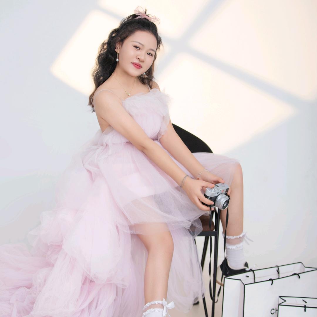 一只爱炽的小野喵💕