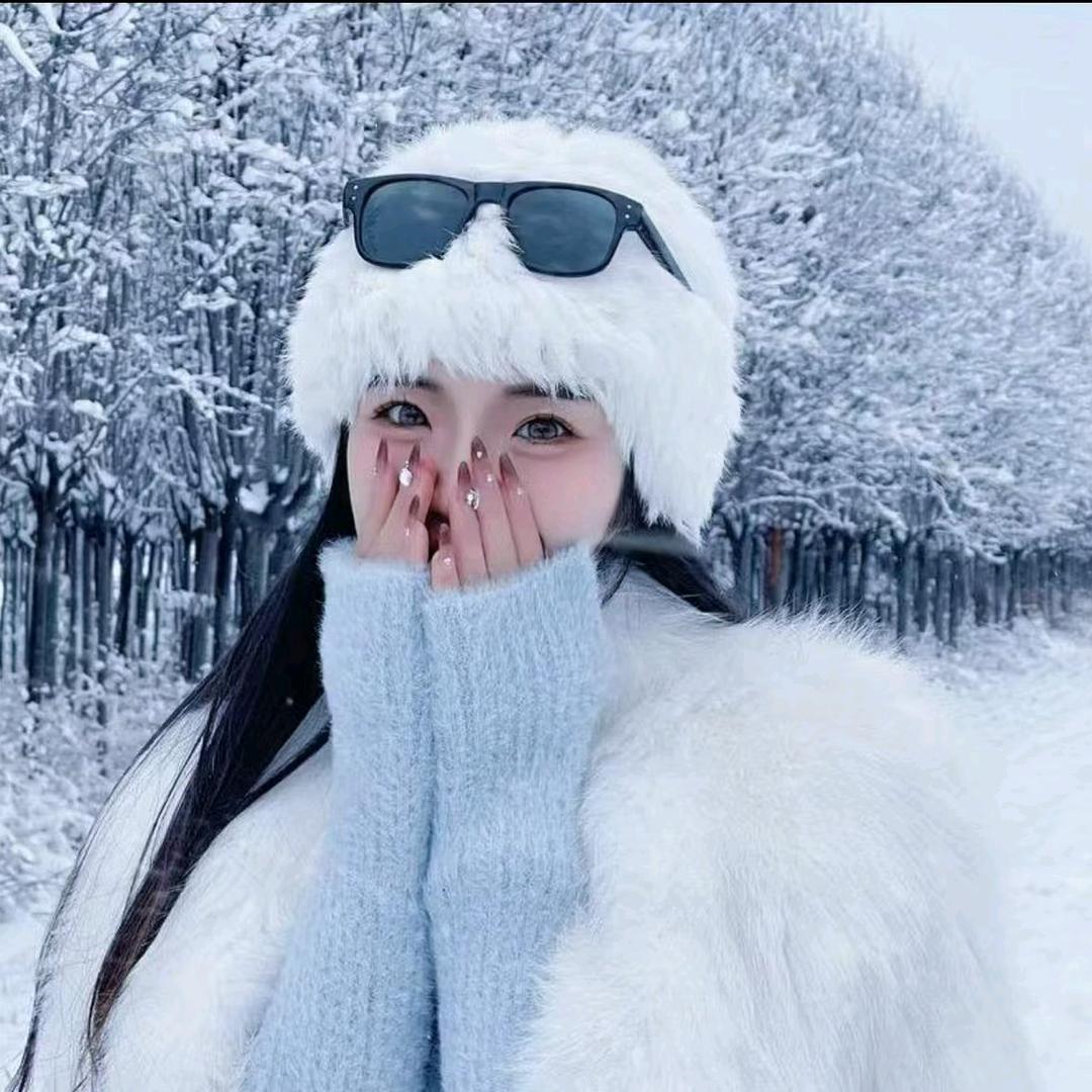 韦  雪