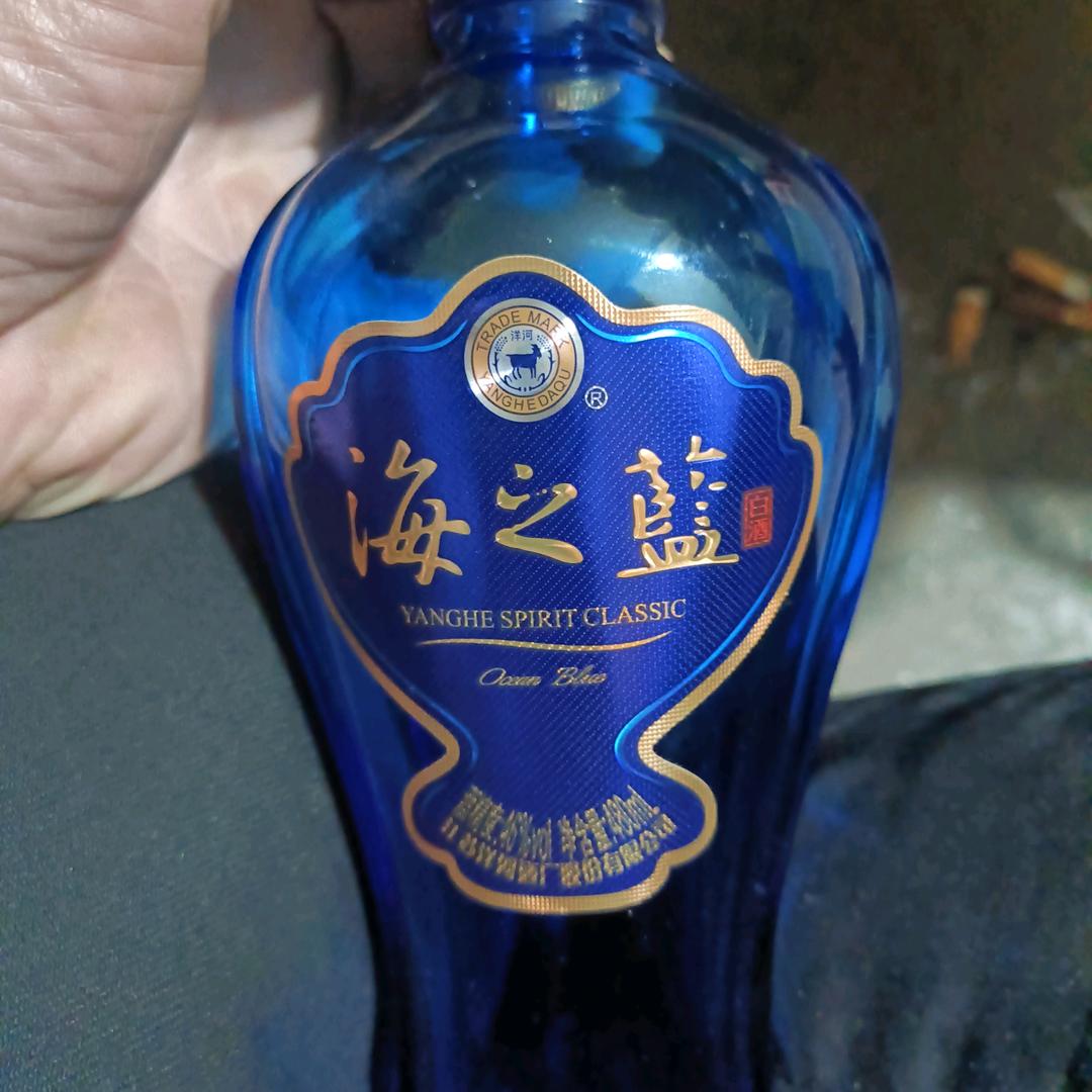 荣荣