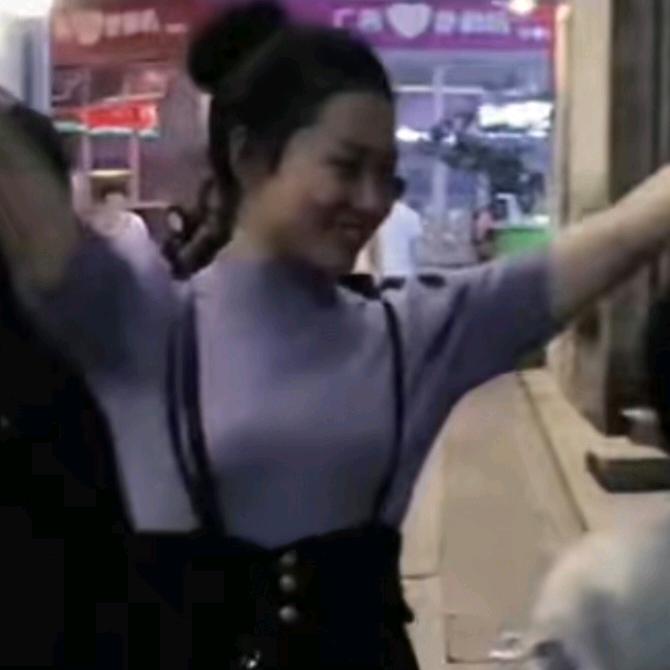 万小妹