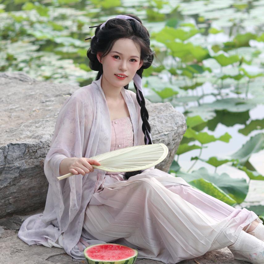 且且吖