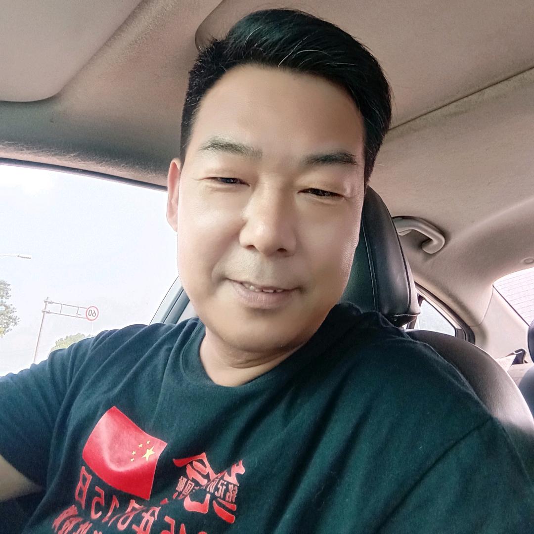 站在坟头指挥鬼