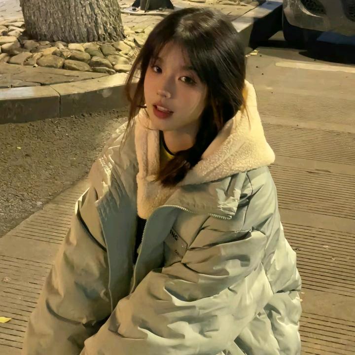 会撒娇的女孩子