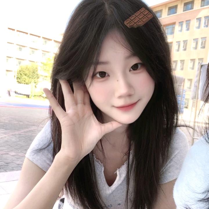 归栀.