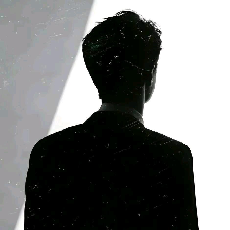 Ms.  林