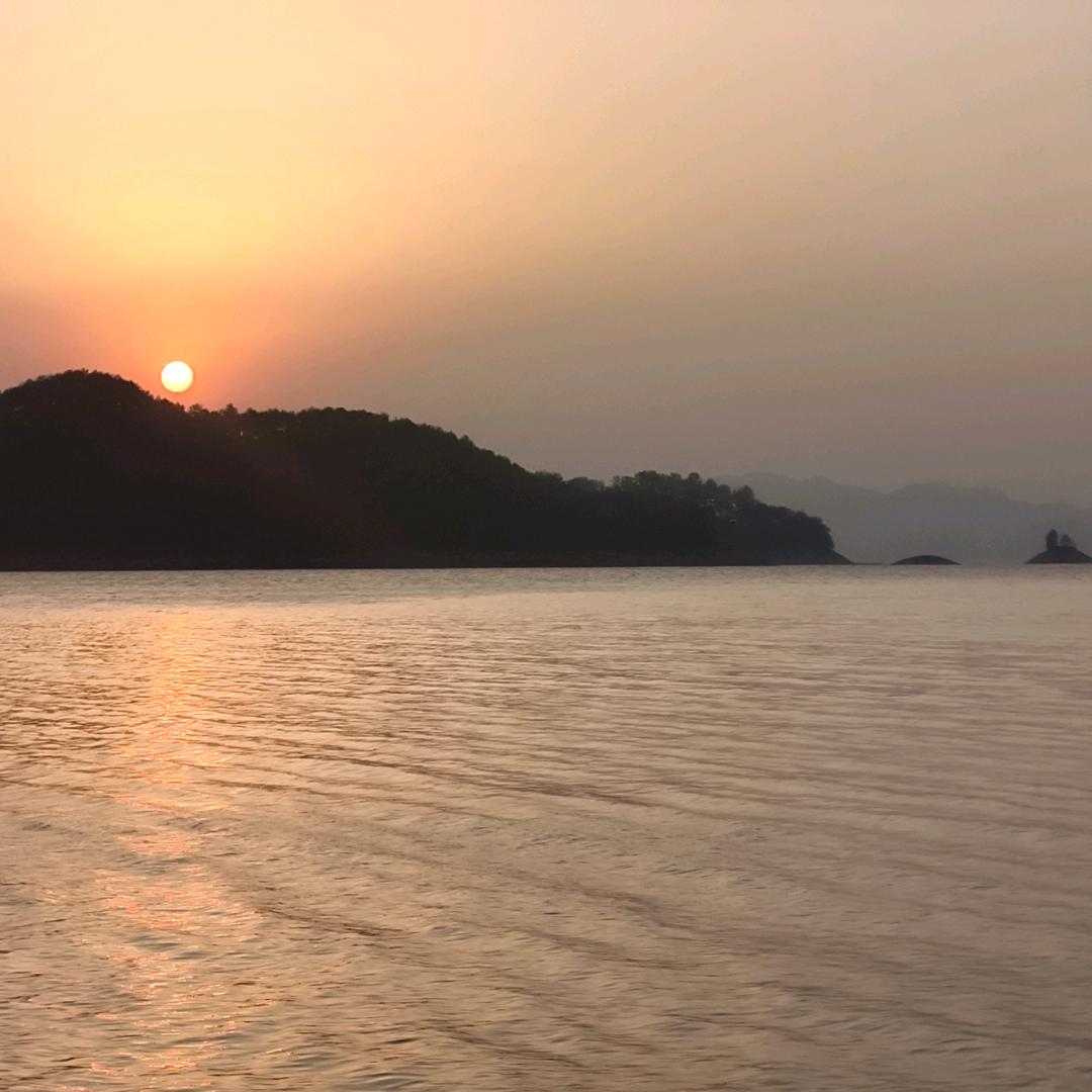 小河往南流