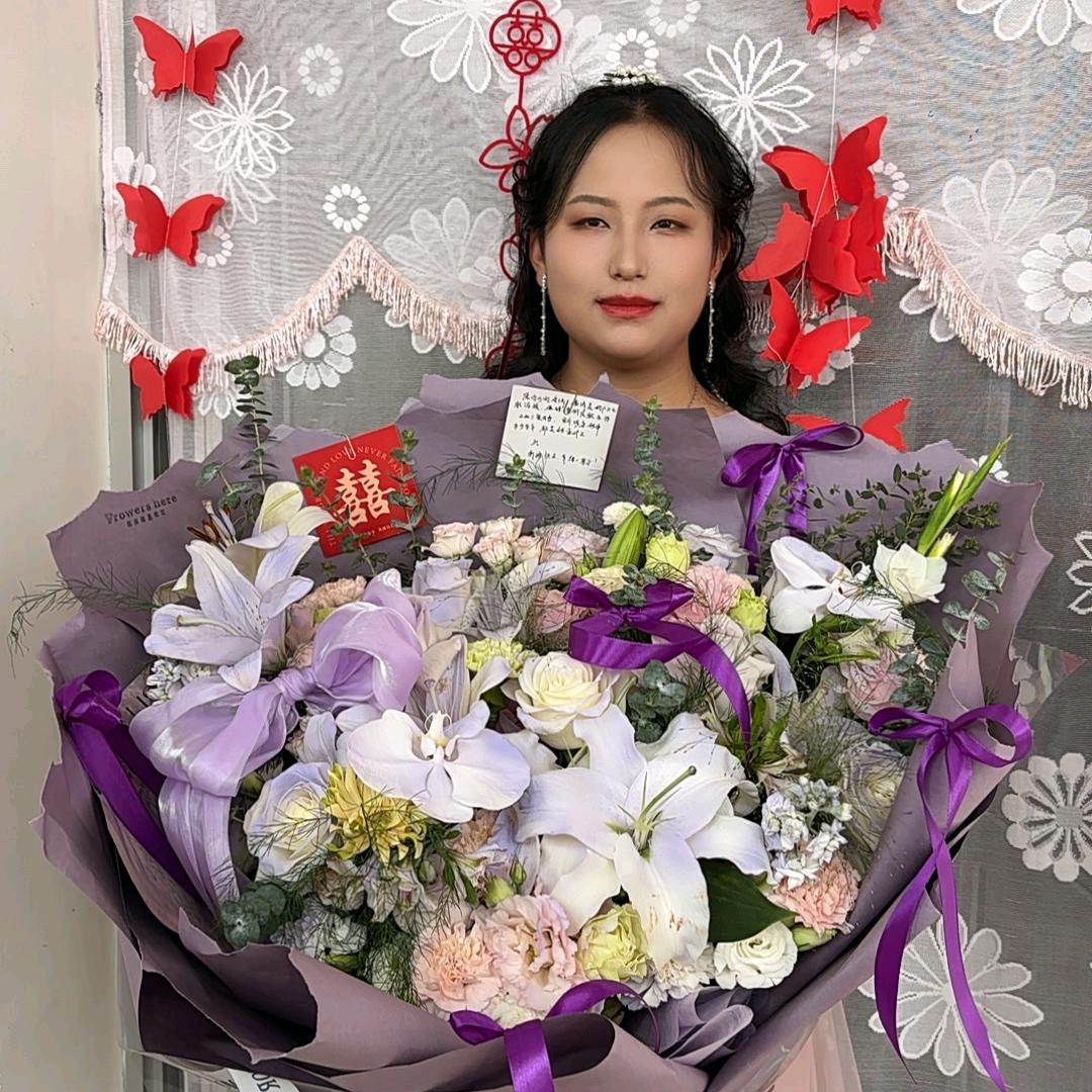 露泽欣蕊