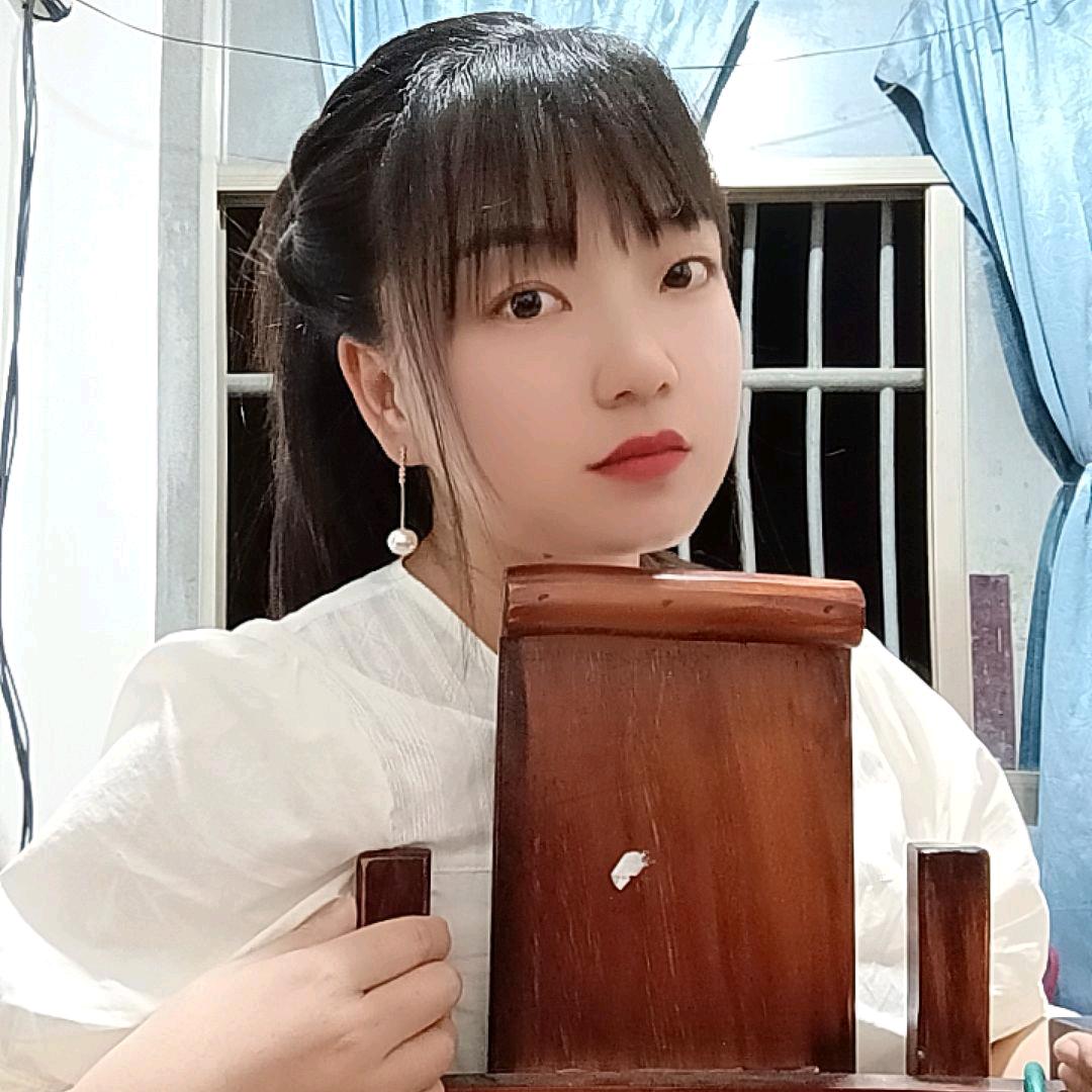 荣荣