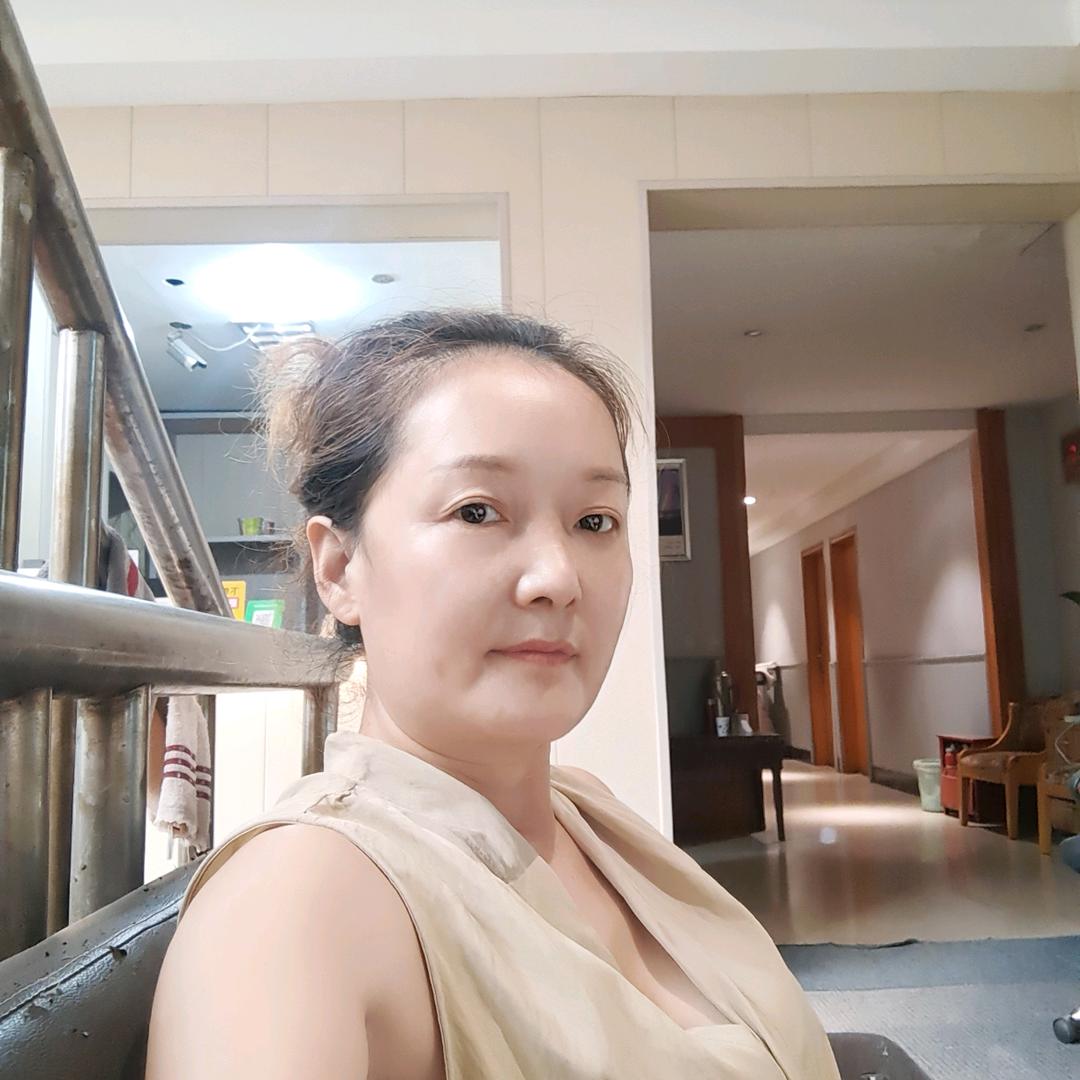 桦霖商务酒店号。