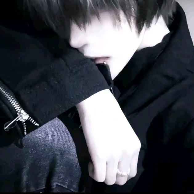 𝐒𝐨𝐥𝐢𝐭𝐮𝐝𝐞