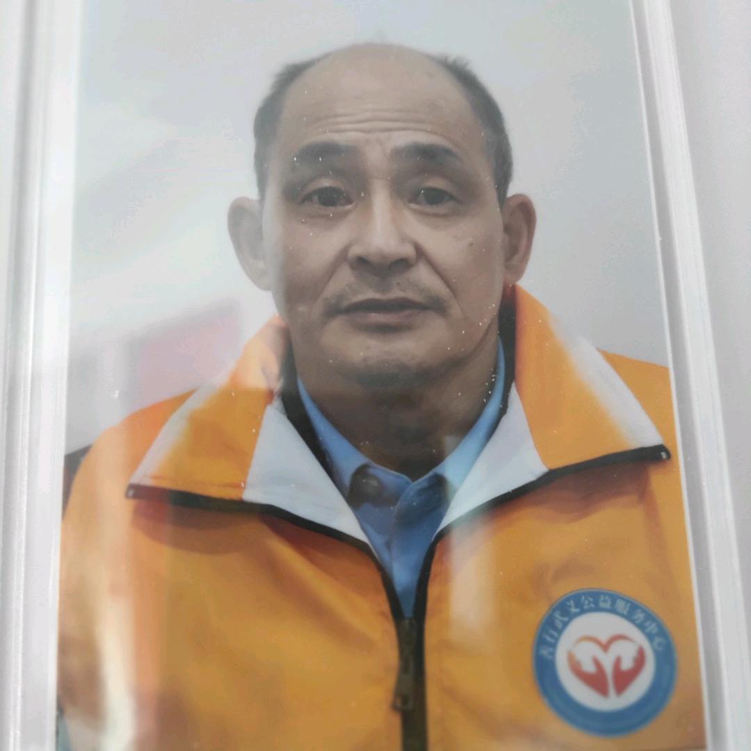 单身，张荣法，是三级肢体残疾人，生活号