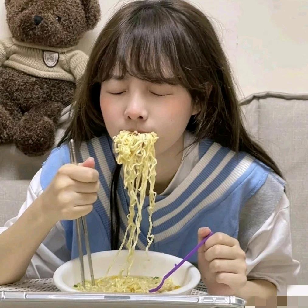 肚子饱饱