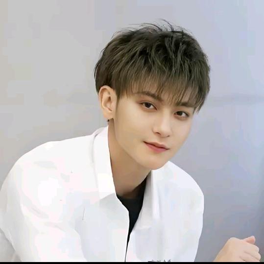 黄子韬直播返场💗