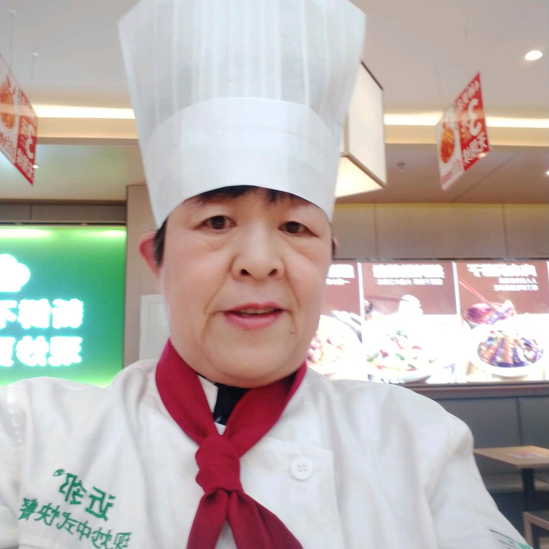 刘荷芳