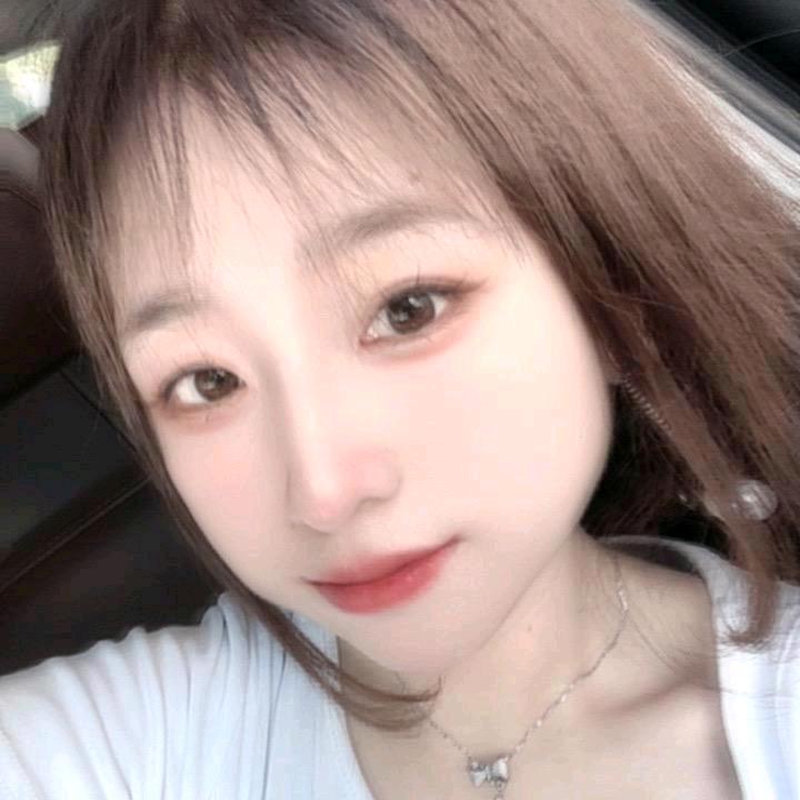 依依✨