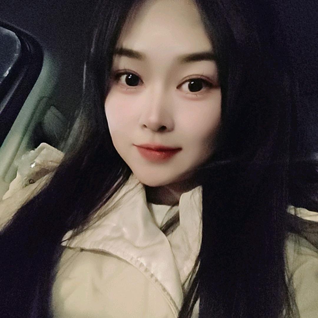 珊珊 (｡･ω･｡)ﾉ♡