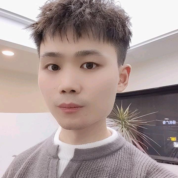 丰城水光蛋白烫发创始人黄宇