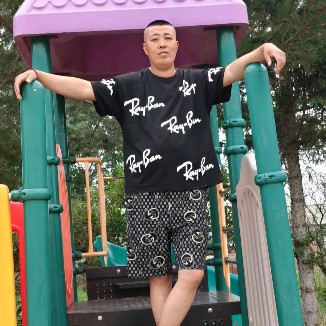 🐰本人🐰爱🐰守护大白兔子🐰