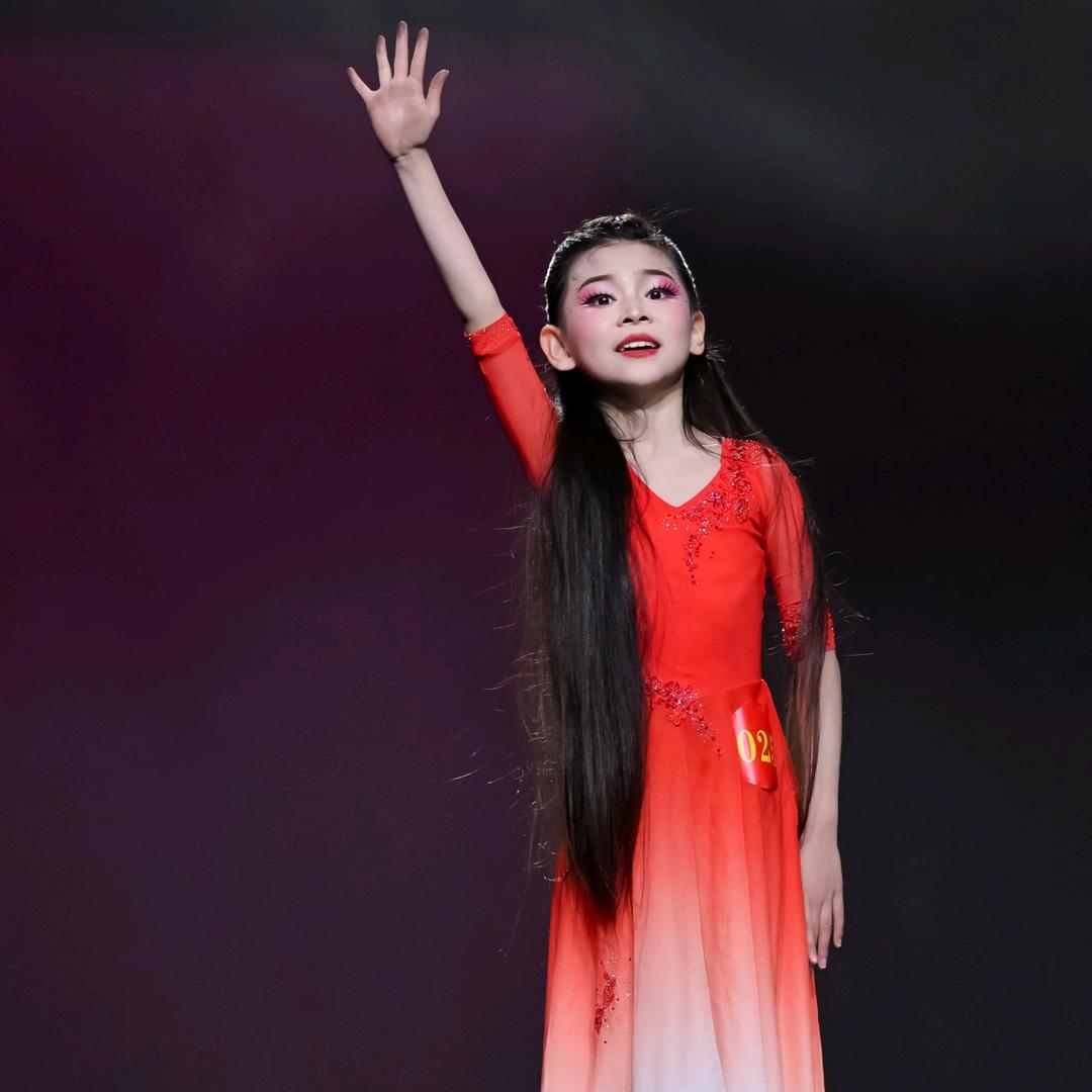 长发飘飘的小糖糖