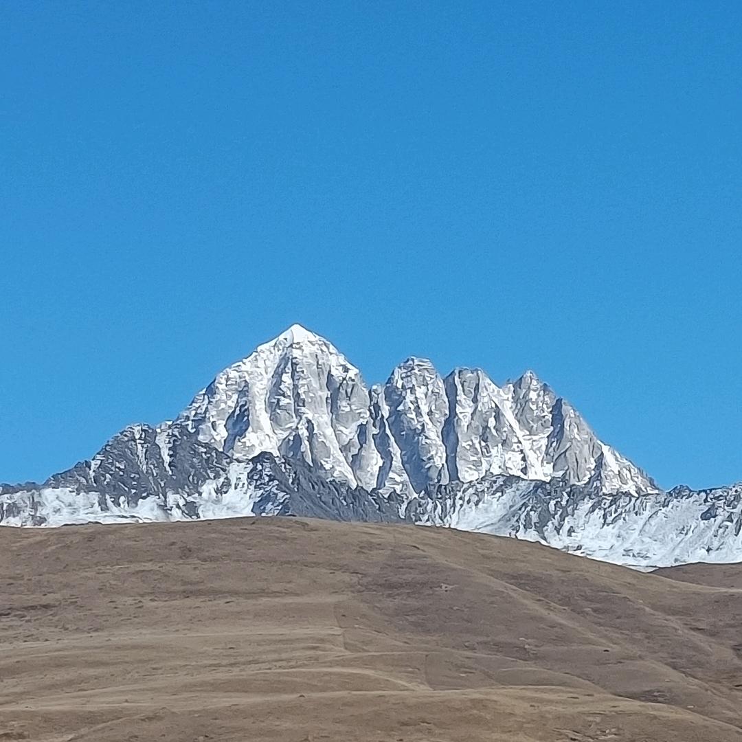 理塘高城圣洁洗涤公司