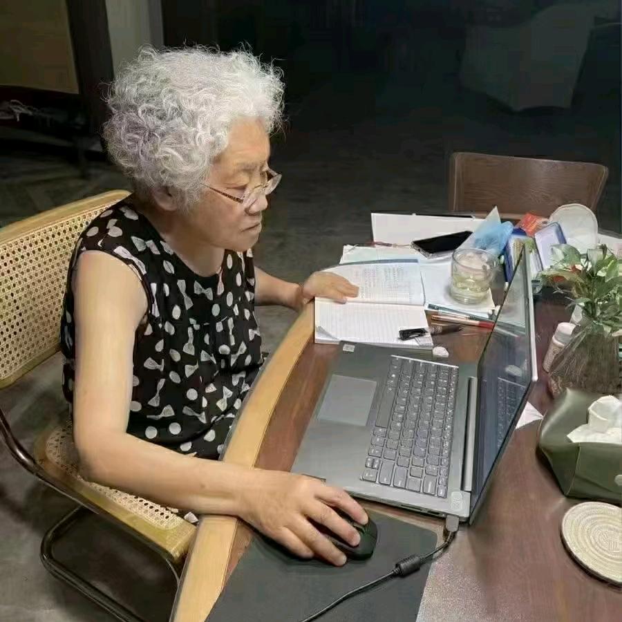 靖待花开