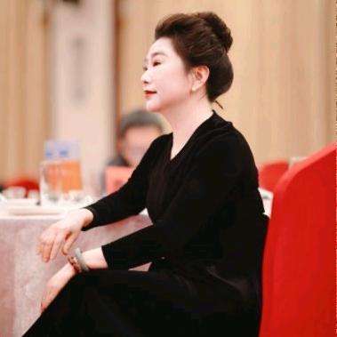 信阳佰匠酒厂家  梅姐