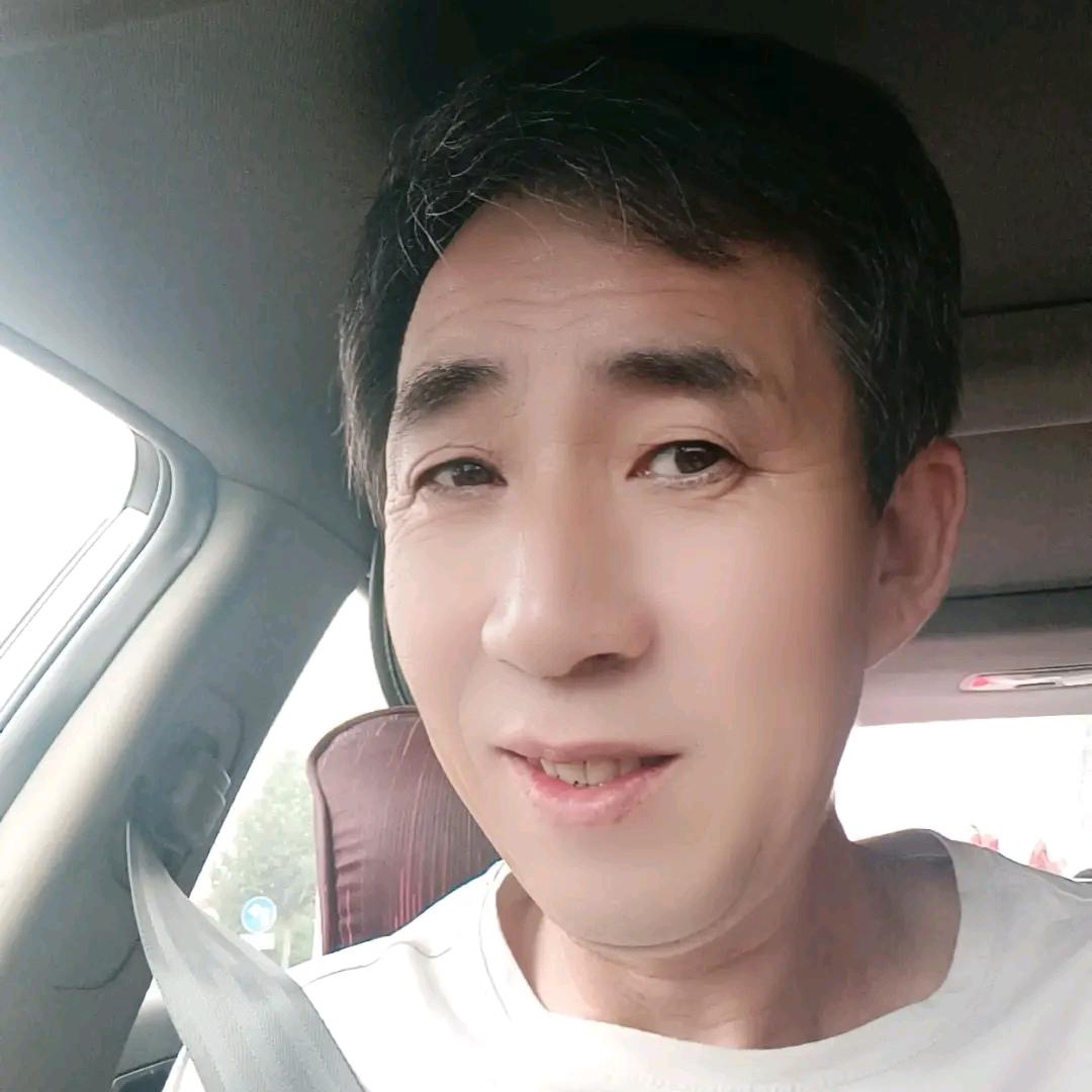 农村大叔爱唱歌