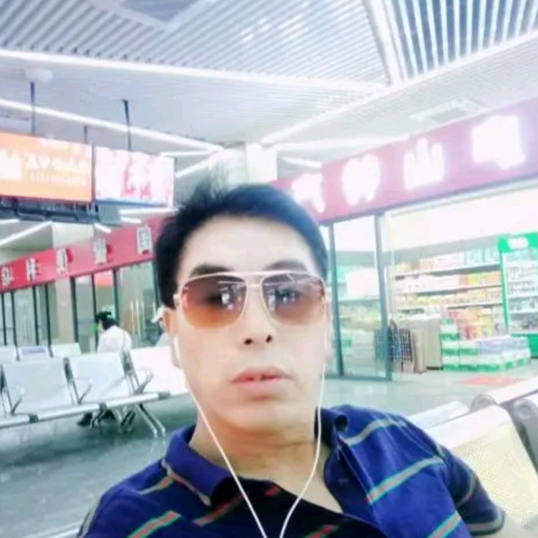 小淘气，上来送点花。
