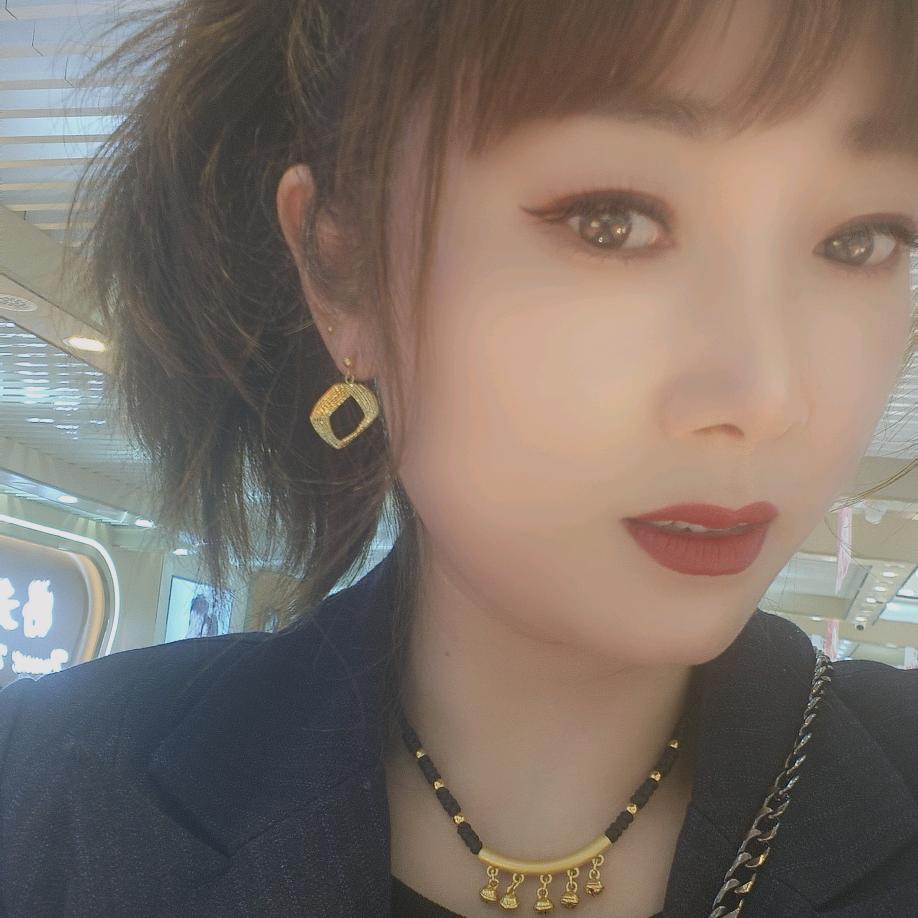黄金珠宝导购—孟月华