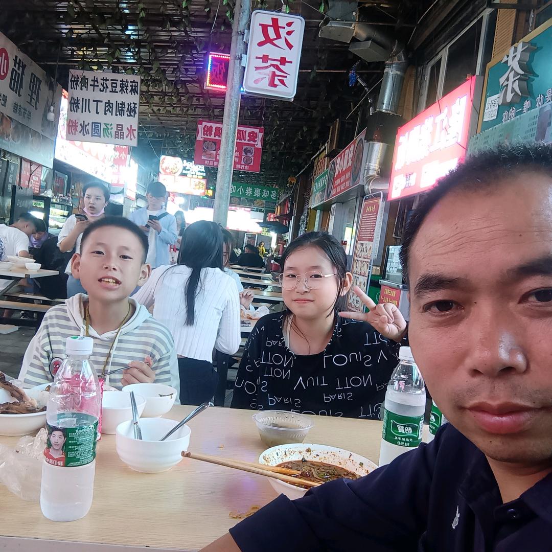 蔡万云专业订做窗帘