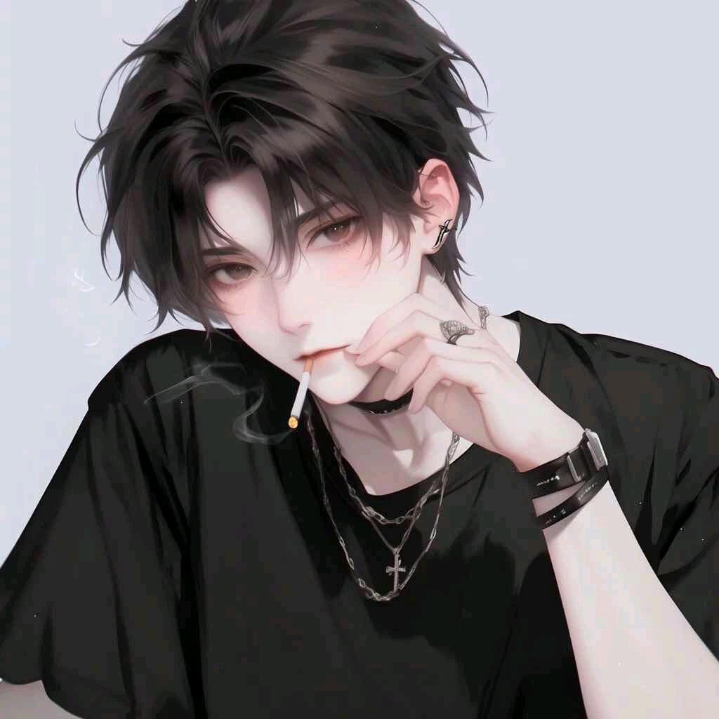 八月