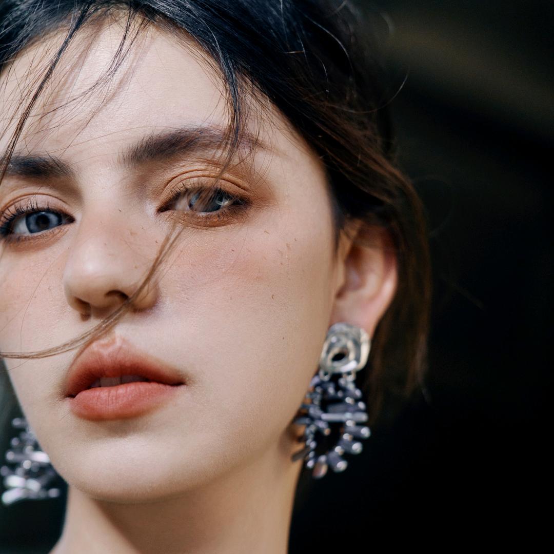 中国人王曼妮(下午4点准时开播)